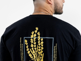 Potisk na záda vs na prsa- co funguje pro akce a co pro práci