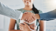 Onboarding balíček- proč dát nováčkům firemní tričko